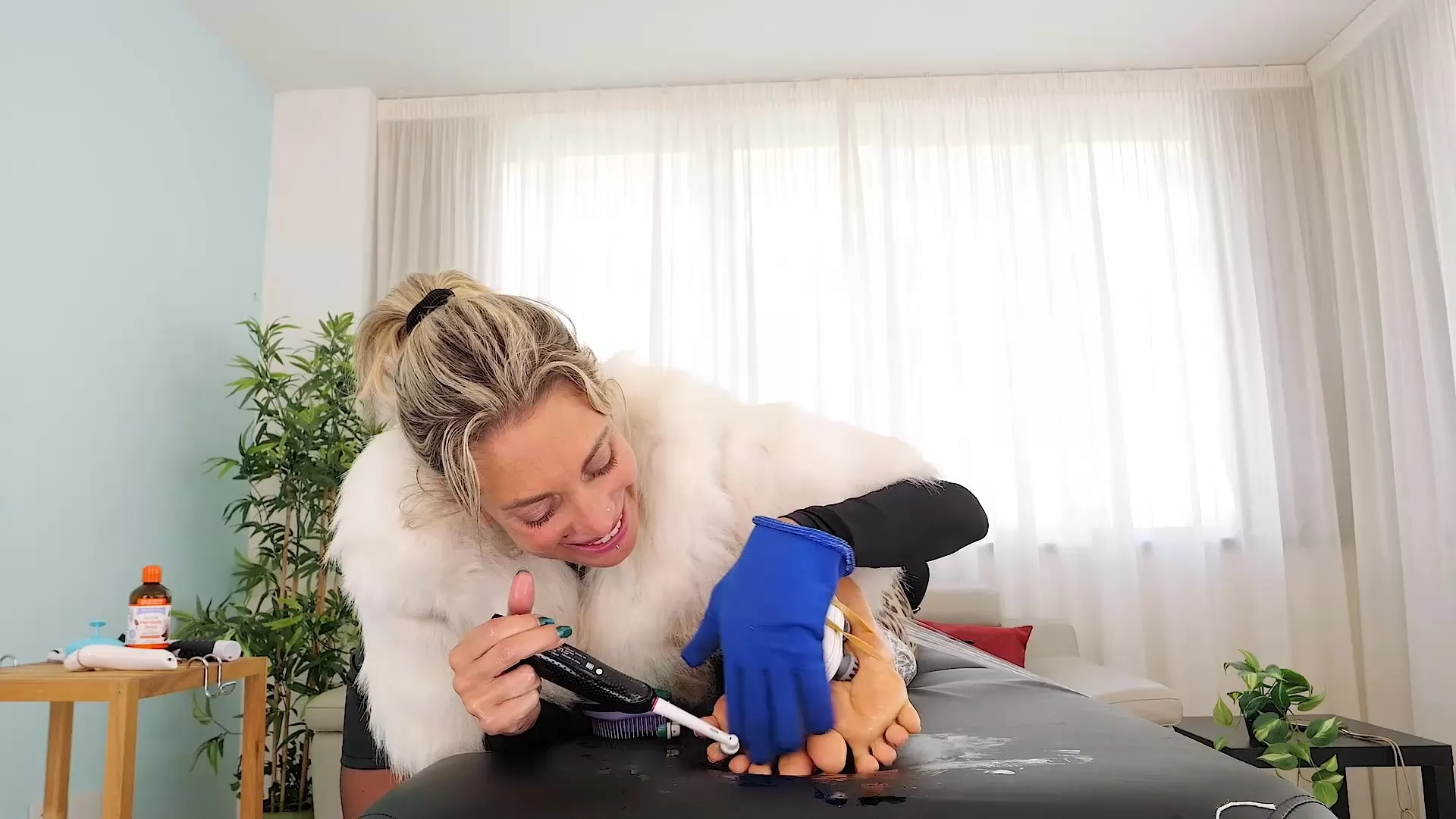 TicklingAndLaughingExperiences – The VIP hunter.0004 - 00-11-12.webp