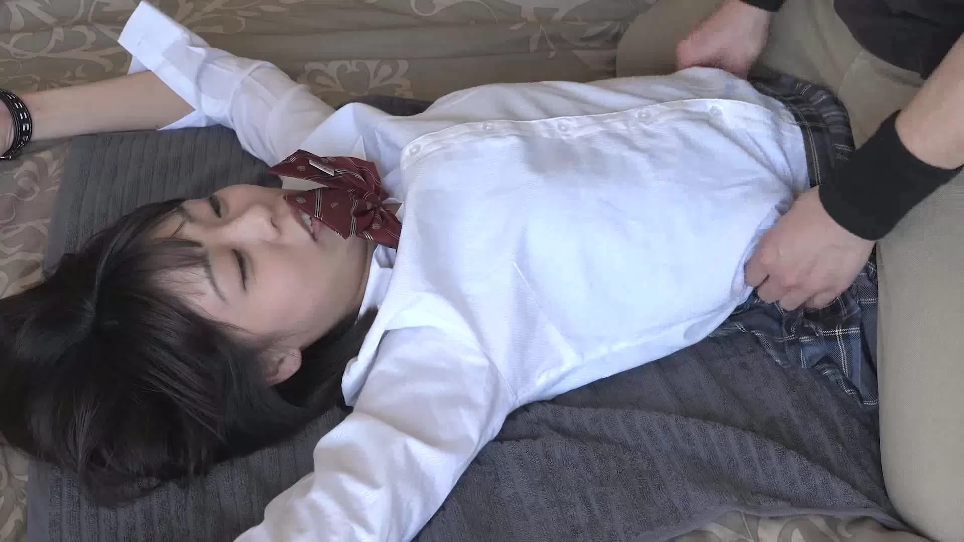 C-12 由爱 ゆあ 爱田由爱奈美酱遭同学背叛，被三个男人捆缚搔痒 WK165_Yua.0001 - 00-01-45.webp