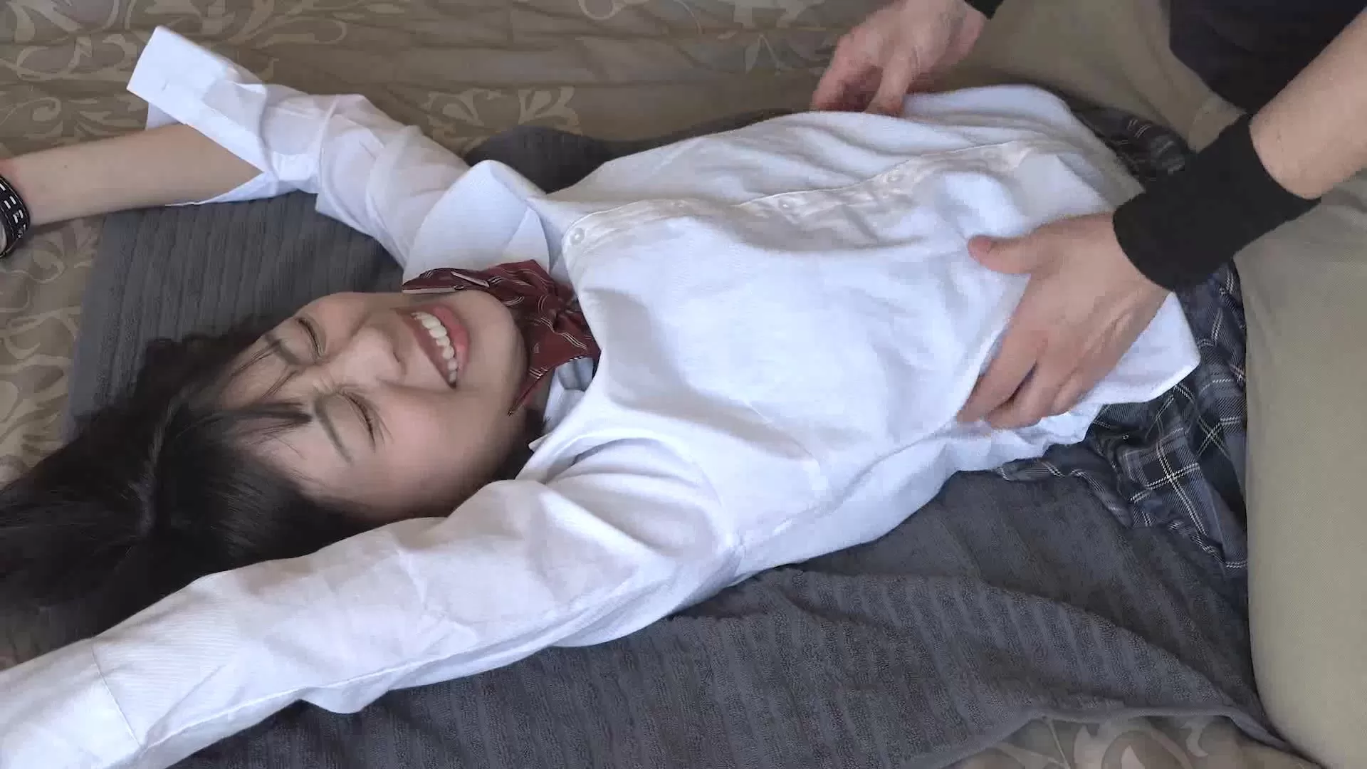 C-12 由爱 ゆあ 爱田由爱奈美酱遭同学背叛，被三个男人捆缚搔痒 WK165_Yua.0002 - 00-02-38.webp