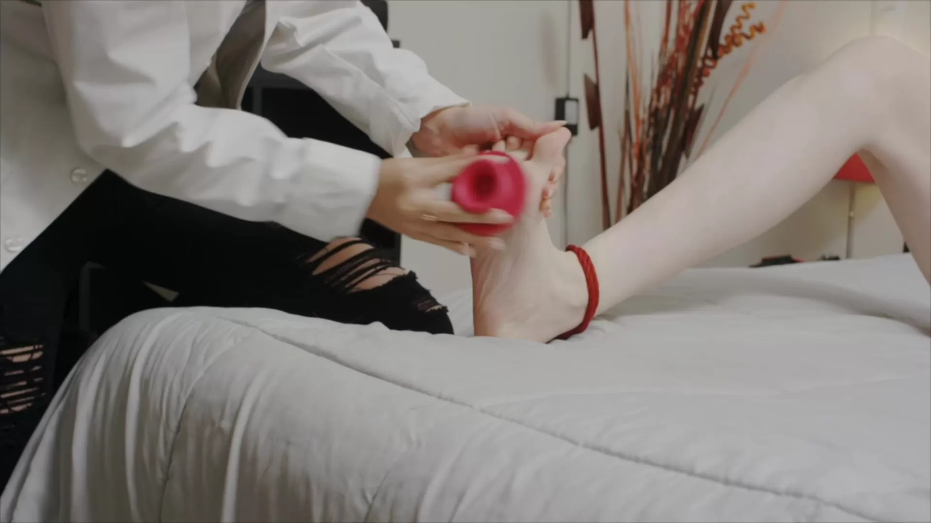 BeneathMyFeet – JOHANNA’S TICKLING NIGHTMARE.0002 - 00-04-12.webp