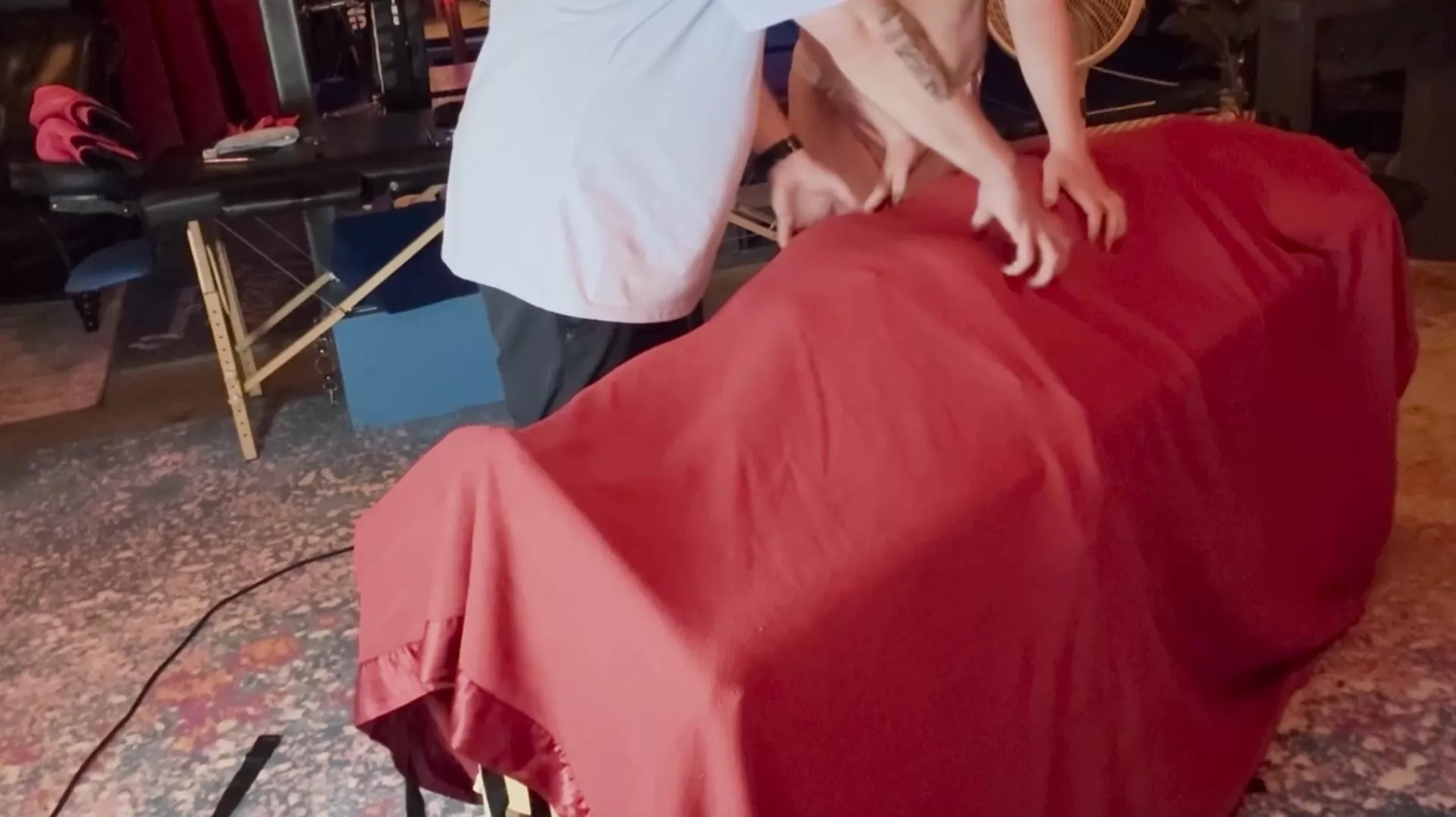 LaughsAndLust – Bound Under the Bedsheet Quietlee’s Slow Reveal Tickle Torment.webp