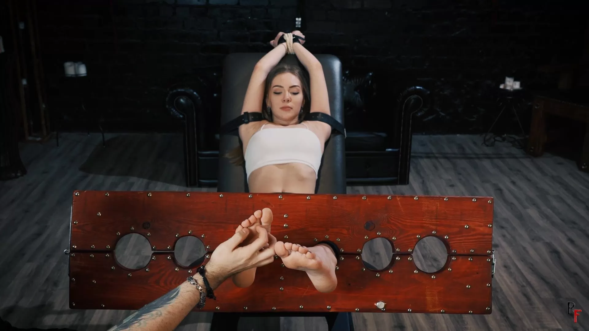 RFStudioProduction – Chatty Jessica – First-Time Foot Tickling and Massage in .webp
