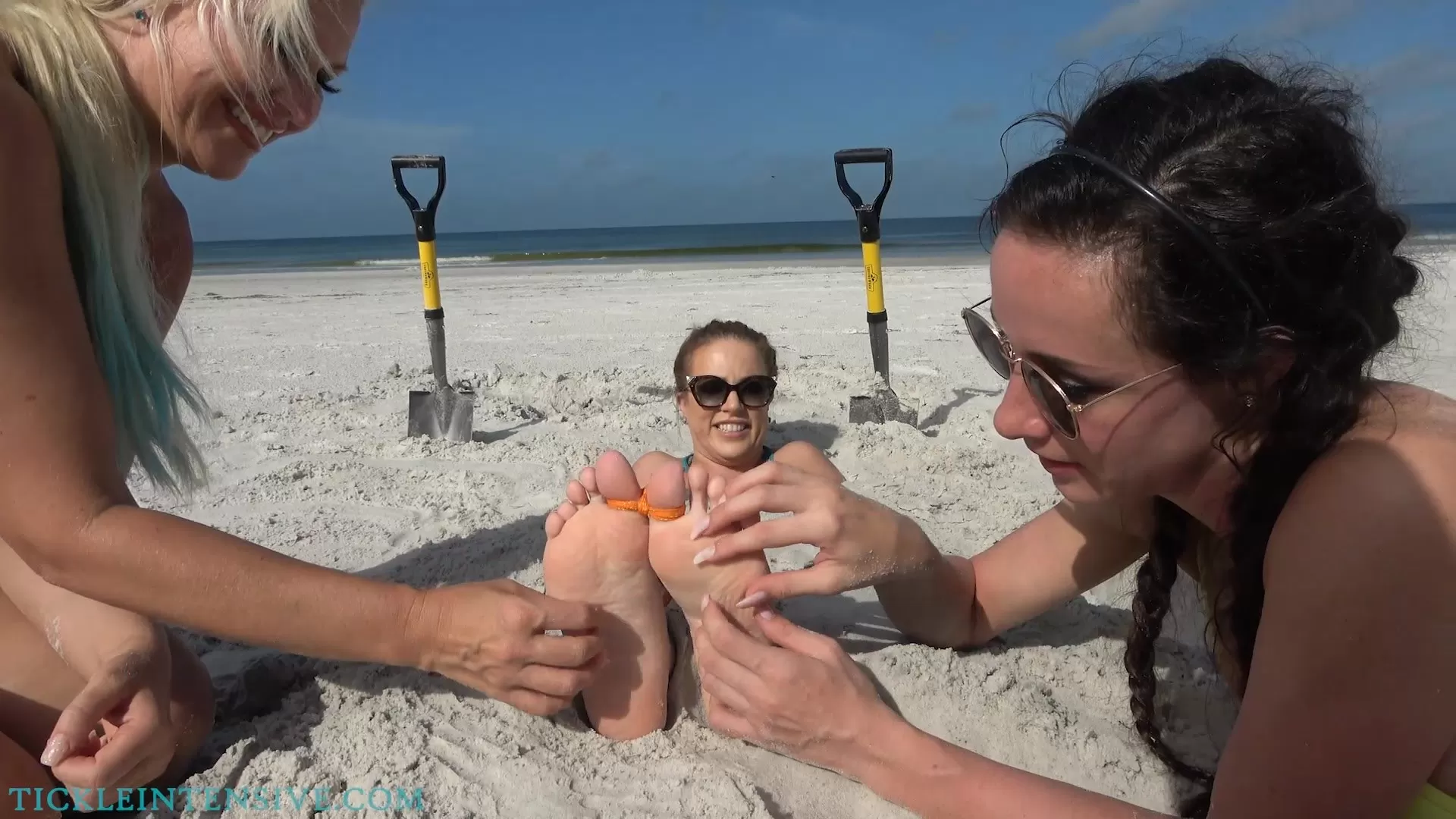 TickleIntensive – Carmen Valentina’s Beach Day.0013 - 00-09-42.webp