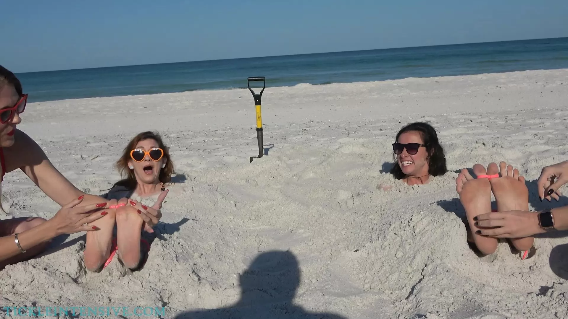 TickleIntensive – Fun in the Sun.0000 - 00-00-40.webp