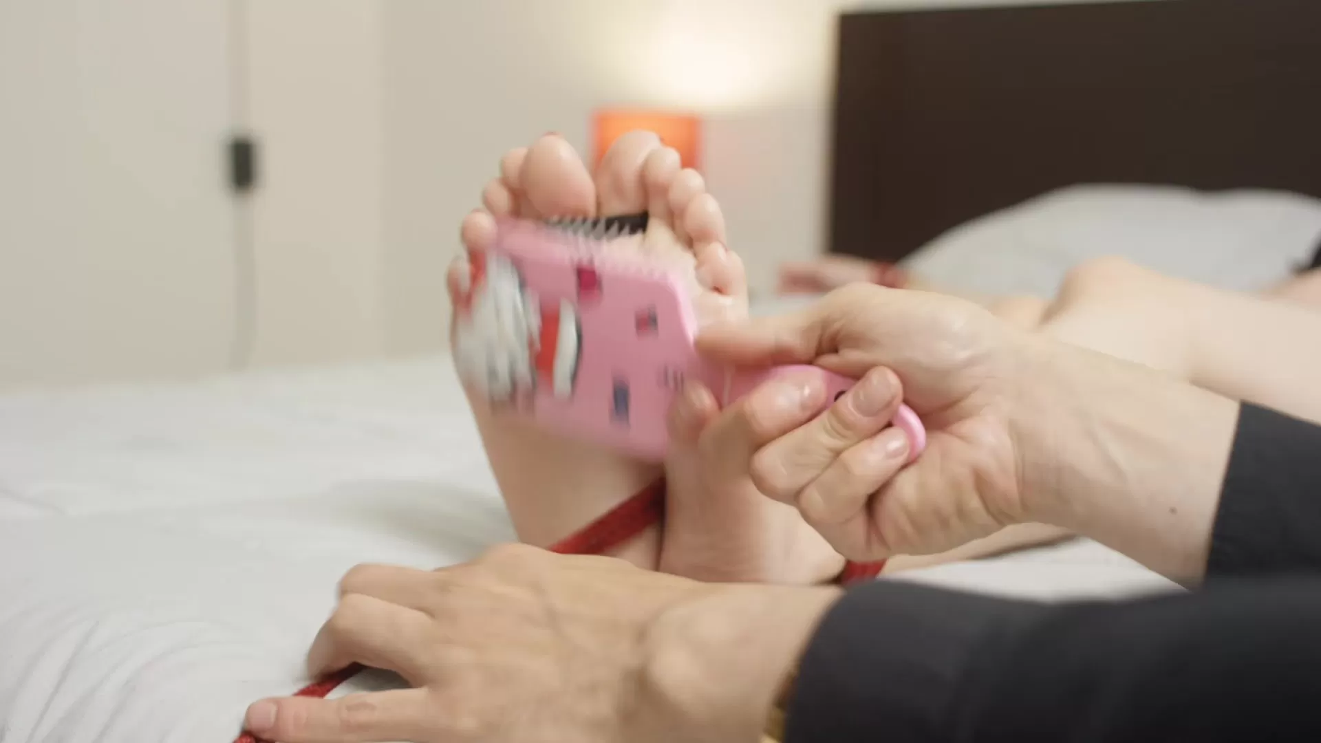 BeneathMyFeet – TICKLING SESSION.0013 - 00-47-02.webp