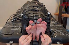 【在线播】Fettish – The Tickle Table – Sweet Tease