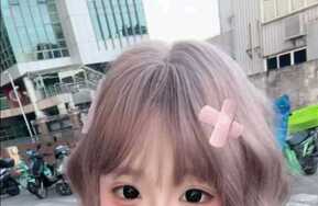 [四片叶子]超清纯肉感小女生车内tian脚