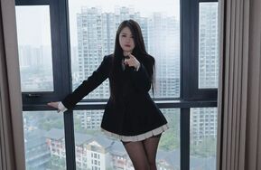 添脚大师福利（019号橙橙添）脚摄工作室花絮-橙橙女神黑丝长靴闻天气味系TJ