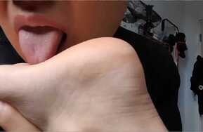 34码小脚表妹家中tk甜小脚